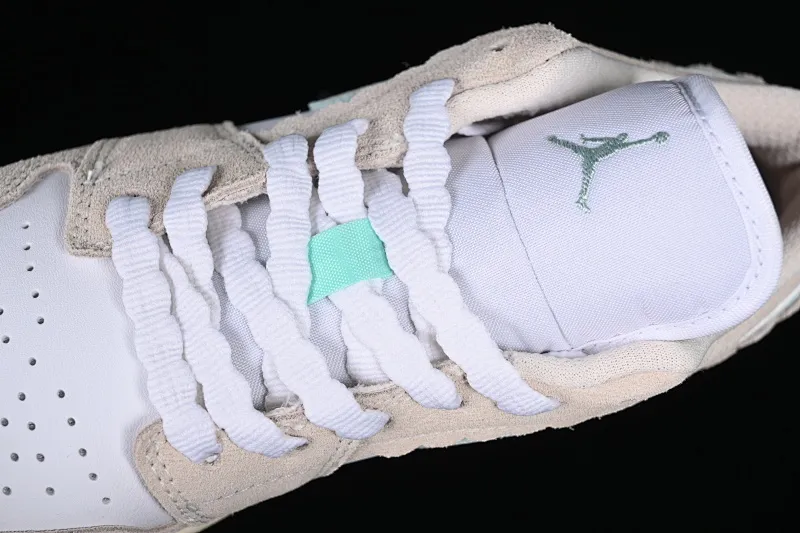 All categories Air Jordan Jordan series basketball shoes Air Jordan 1 Low G version pure original Air Jordan 1 Low AJ1 Joe 1 pink and white low-top cultural casual sneakers DZ5356-800